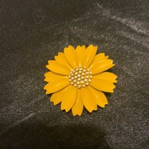 Trifari  Daisy Brooch
